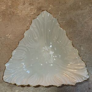 Elegant White and Gold Trimmed Dish